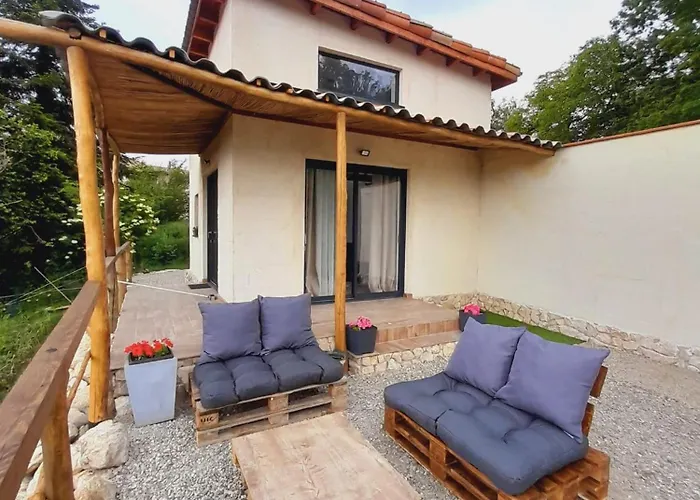 Cozy Tiny House Plus Spa - A Pereille D\'En Haut